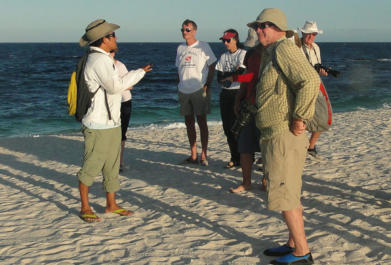 Servicio de Guianza para Grupos, individuales en diferentes idiomas en san andres reservas-www.detourtravel.co +57 3186163346
